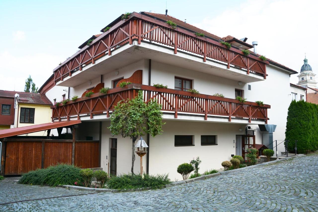 Kounicky Dvur Hotell Dolní Kounice Exteriör bild