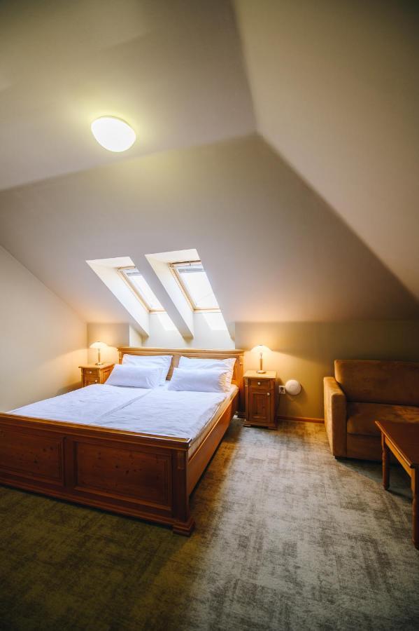 Kounicky Dvur Hotell Dolní Kounice Exteriör bild