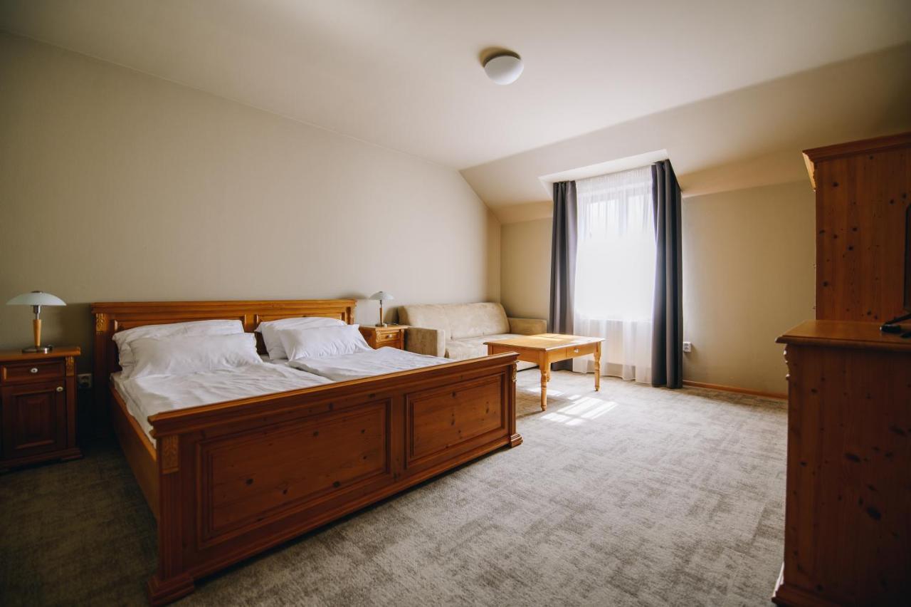 Kounicky Dvur Hotell Dolní Kounice Exteriör bild