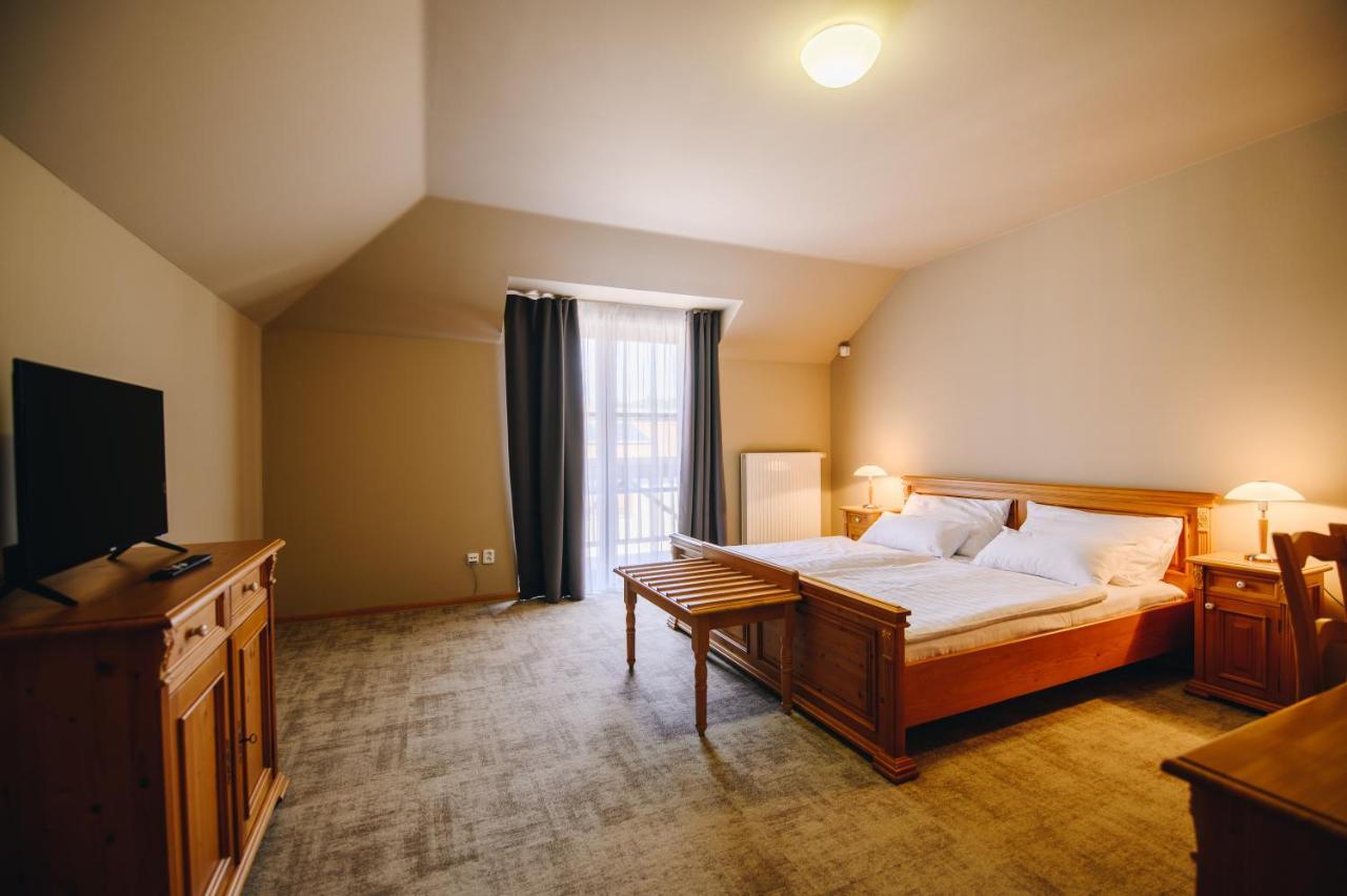 Kounicky Dvur Hotell Dolní Kounice Exteriör bild