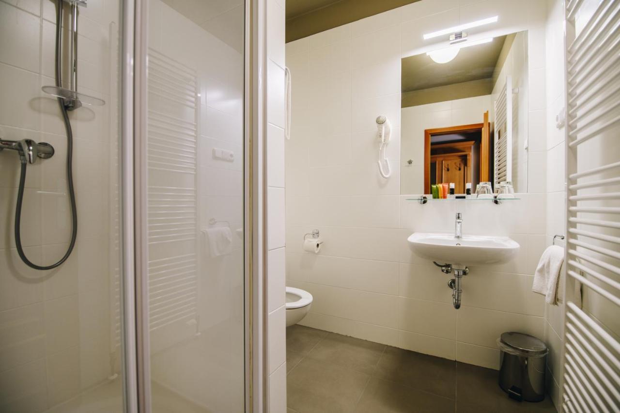 Kounicky Dvur Hotell Dolní Kounice Exteriör bild