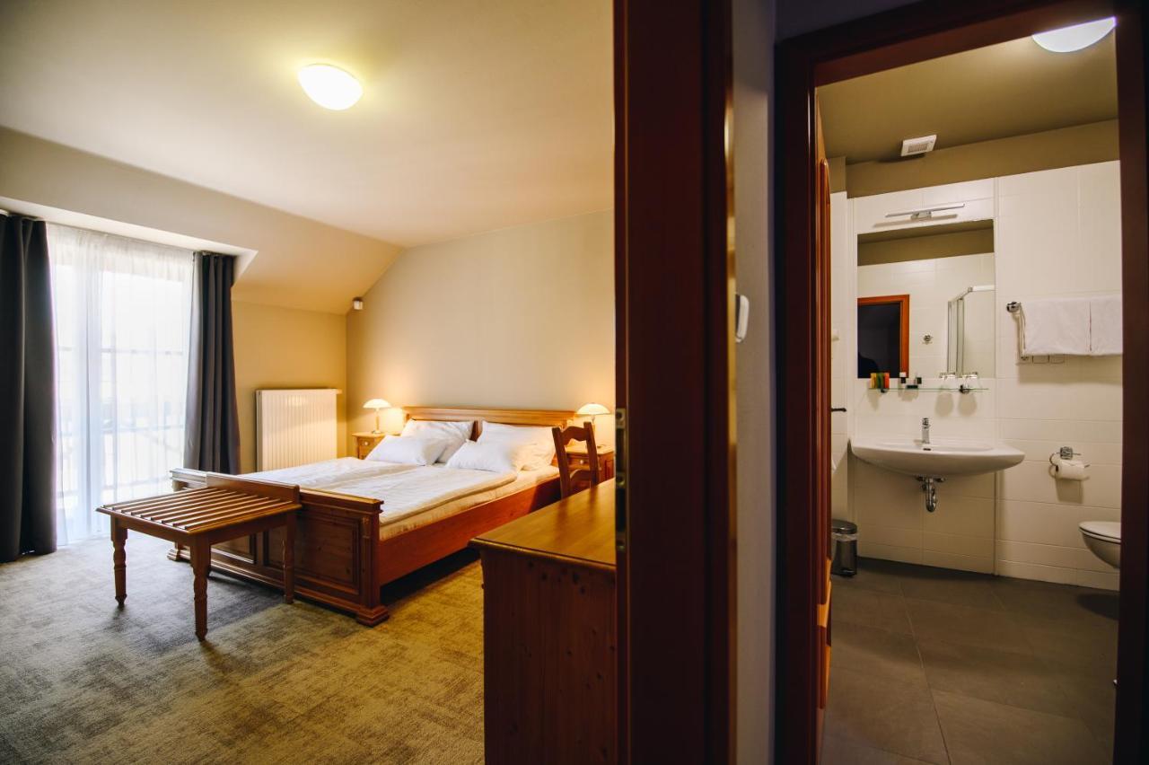 Kounicky Dvur Hotell Dolní Kounice Exteriör bild