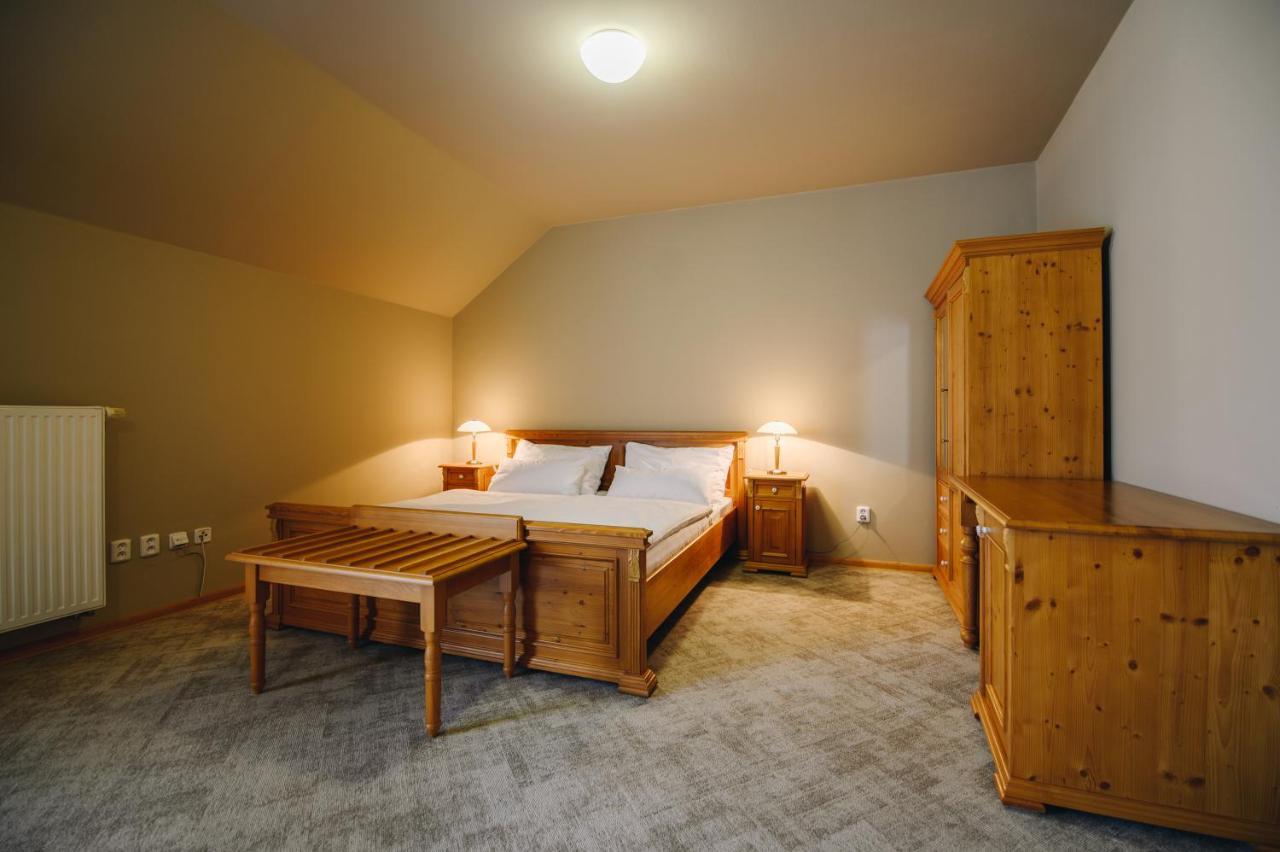 Kounicky Dvur Hotell Dolní Kounice Exteriör bild