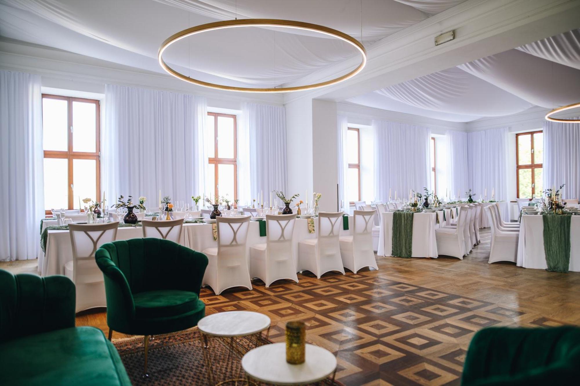 Kounicky Dvur Hotell Dolní Kounice Exteriör bild